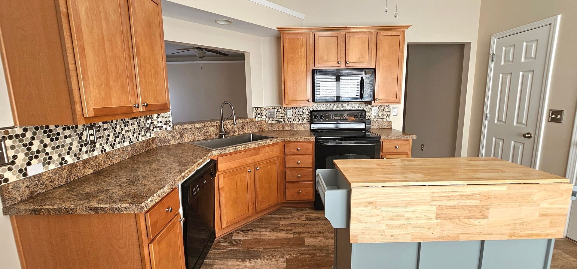 Longs House: 1593 Langley Drive