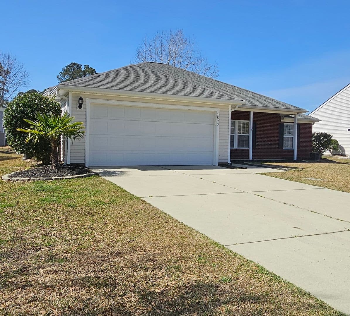 Longs House: 1593 Langley Drive