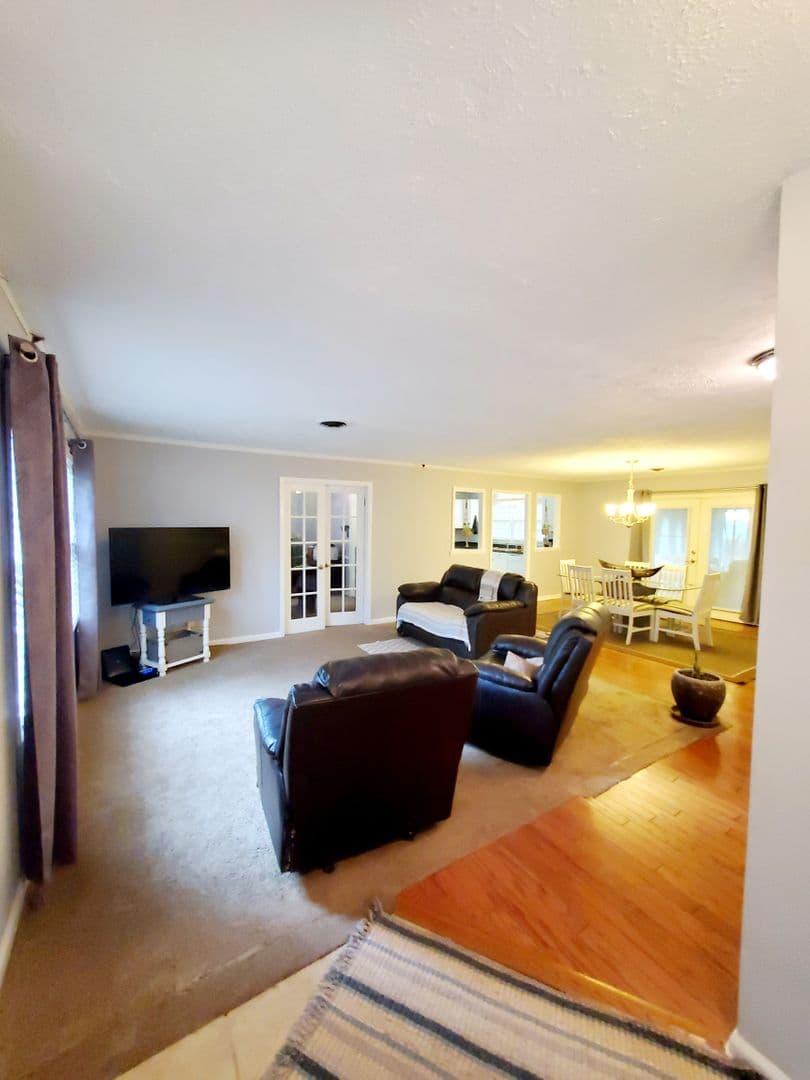 Surfside Beach House: 611 8th Avenue North