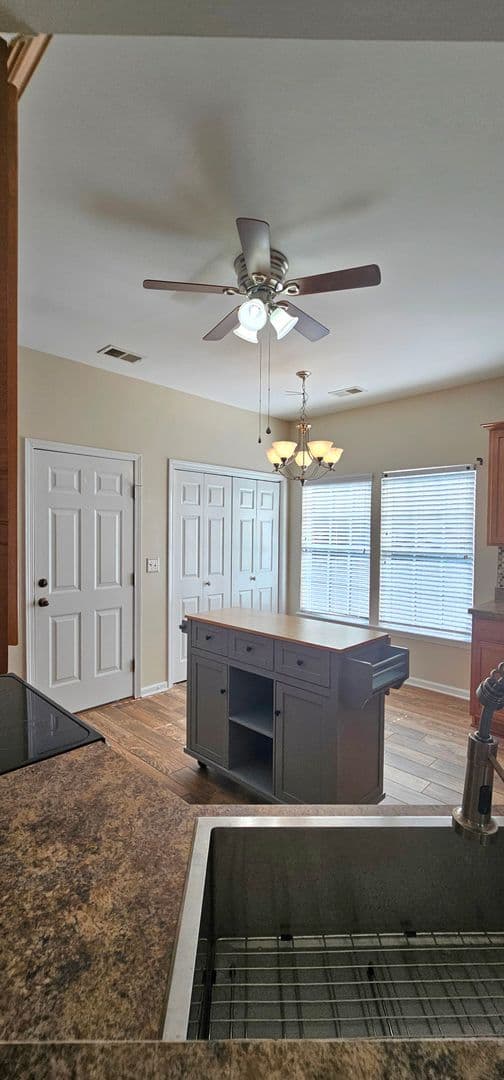 Longs House: 1593 Langley Drive