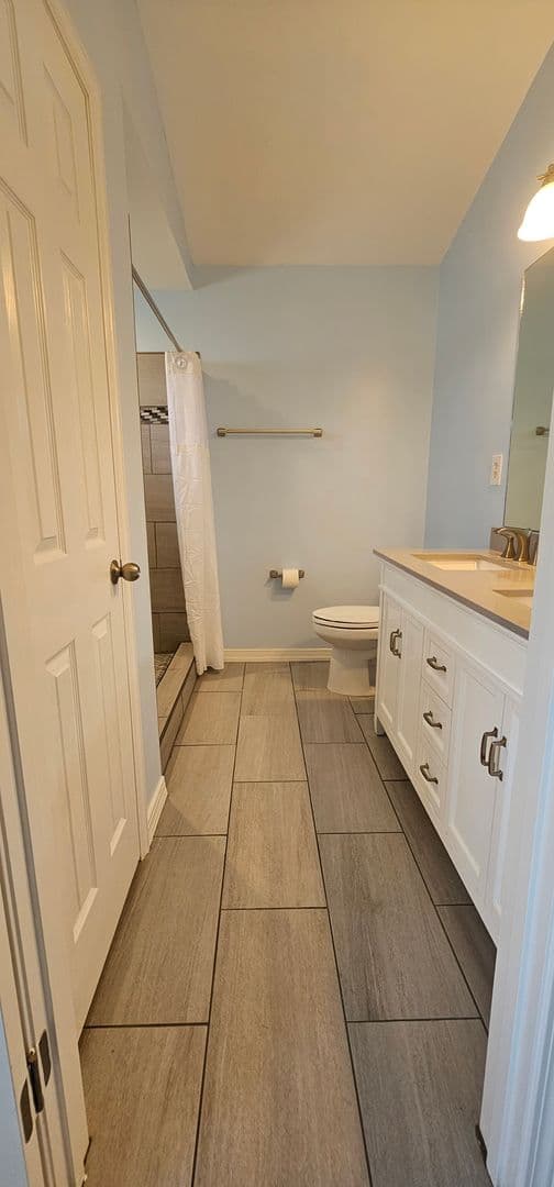 Longs House: 1593 Langley Drive