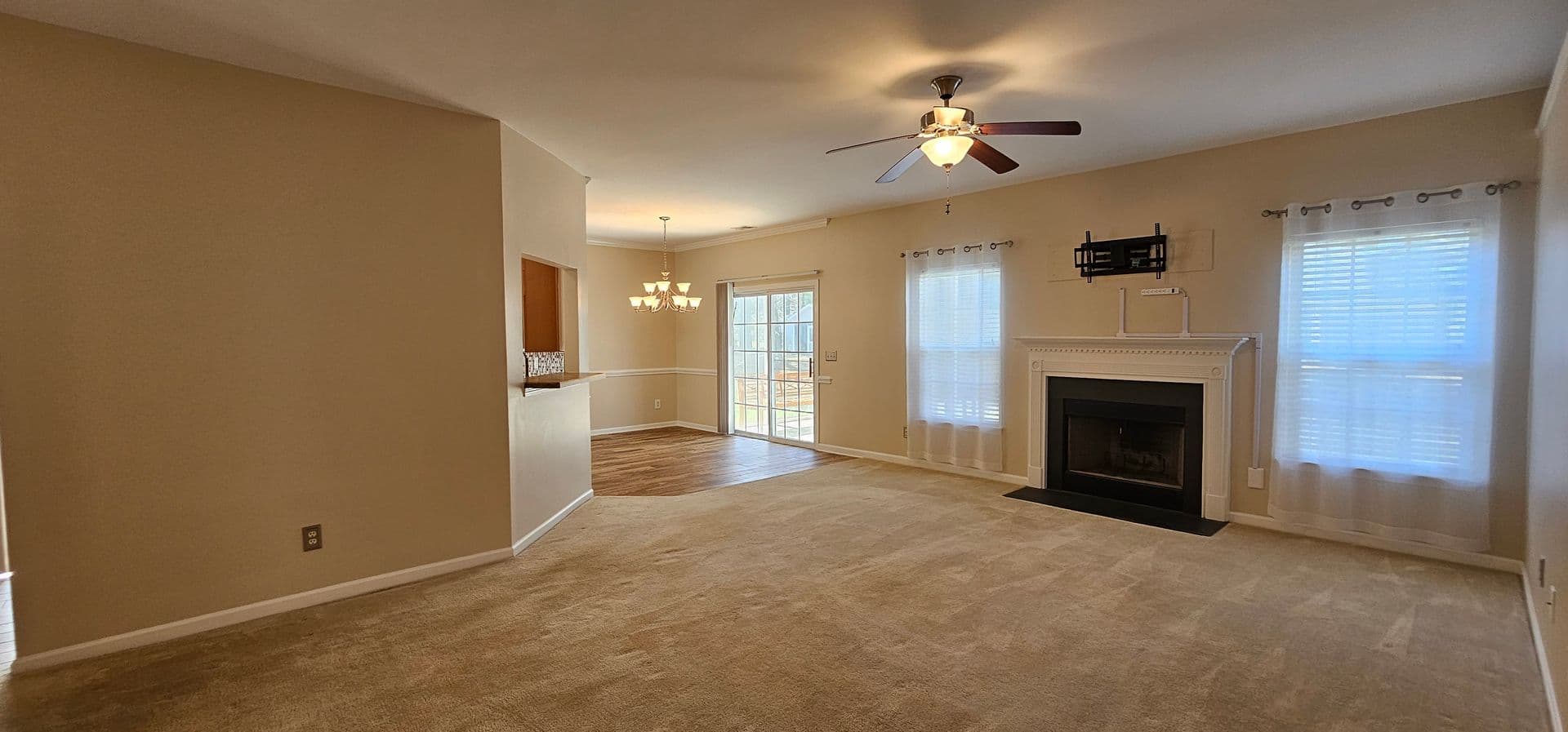 Longs House: 1593 Langley Drive