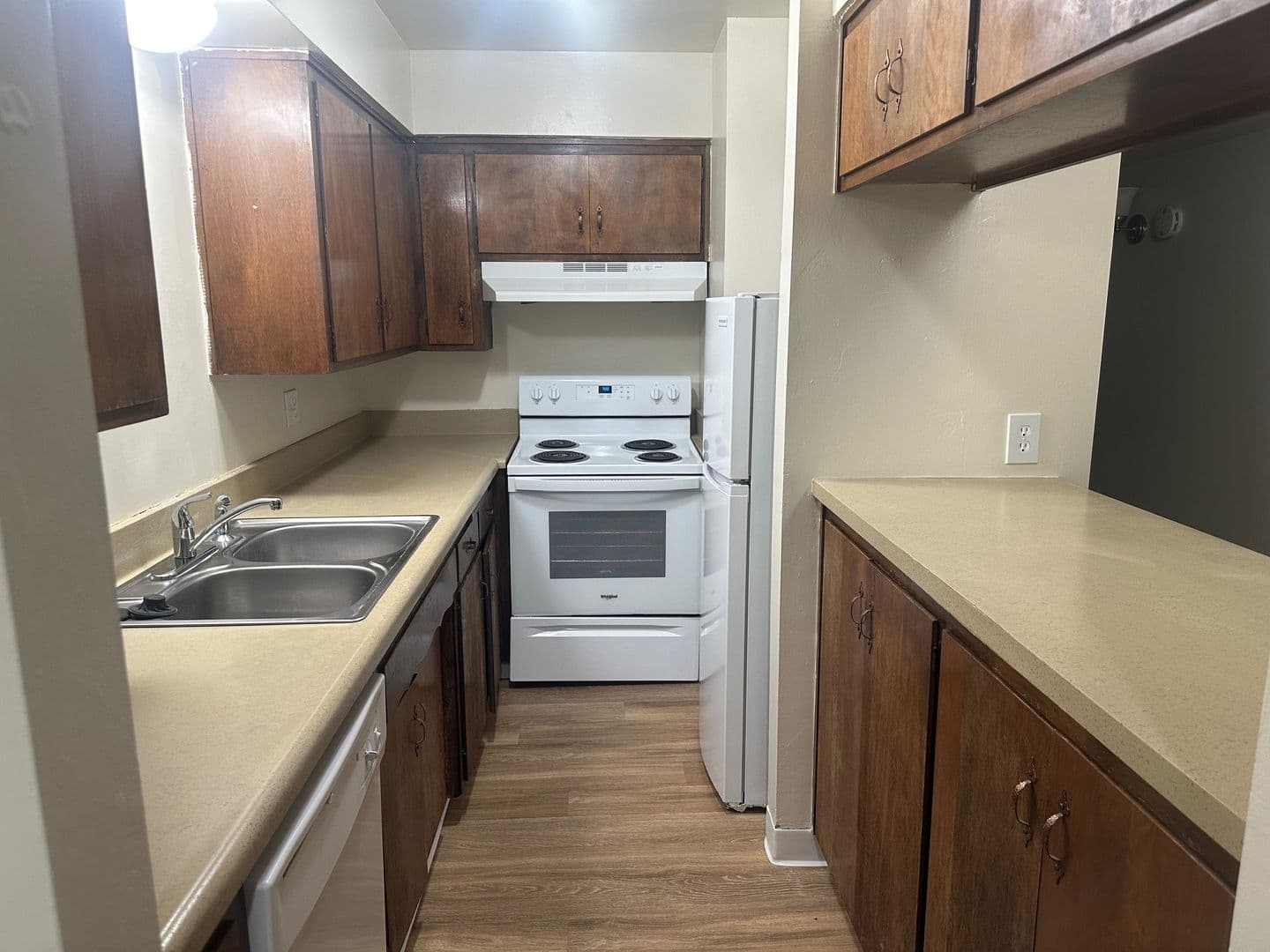 Bakersfield Apartment: 517 Taylor St.