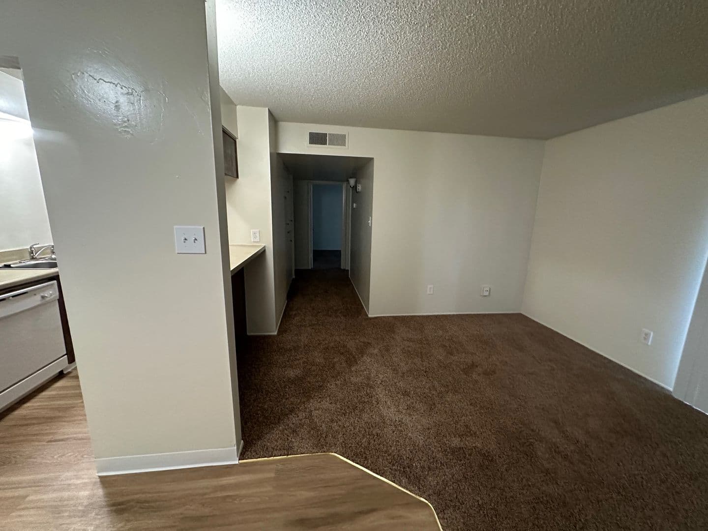 Bakersfield Apartment: 517 Taylor St.