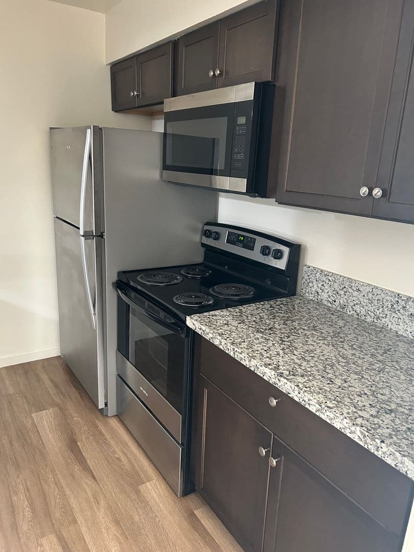 Bakersfield Apartment: 500 & 510 Taylor St.
