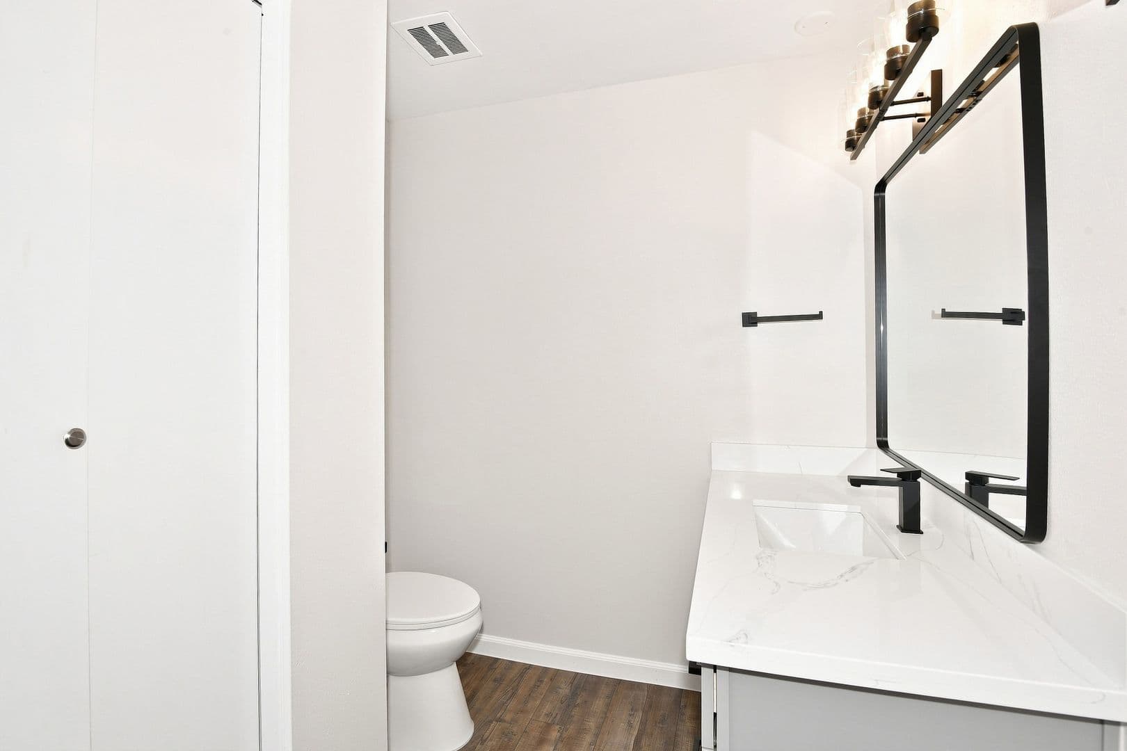 Tacoma Apartment: 1002 N J St - 7