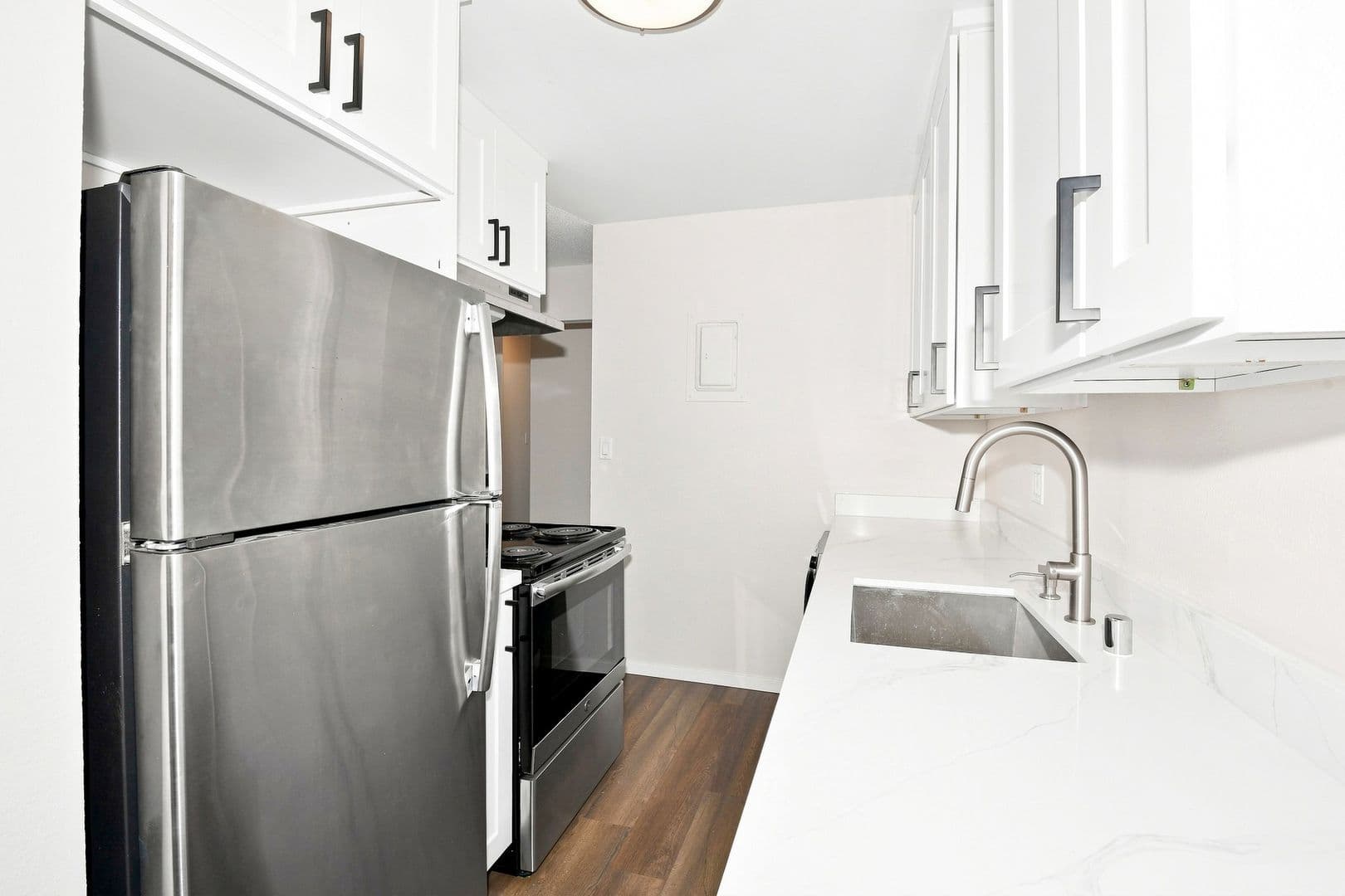 Tacoma Apartment: 1002 N J St - 7