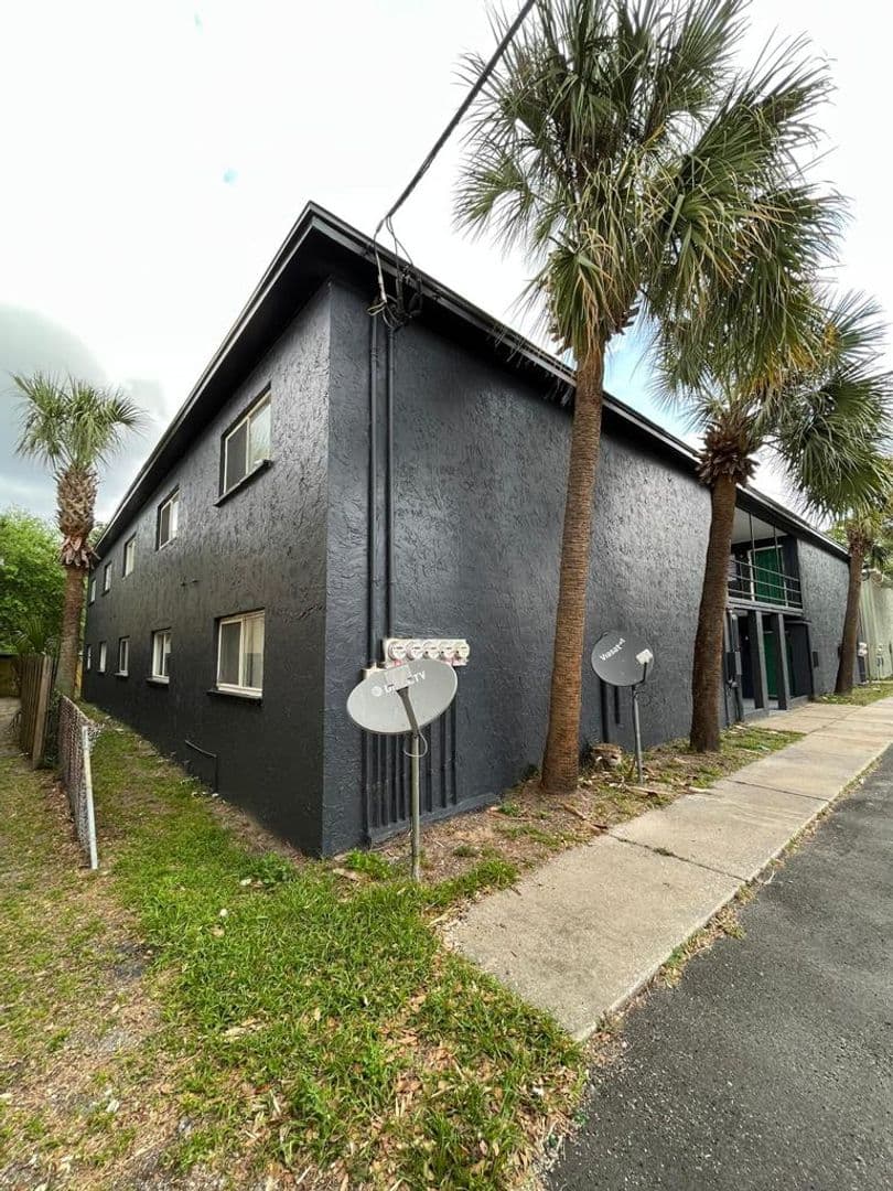 Jacksonville Apartment: 5824 Justina Ct & 3273 Justina Rd-4