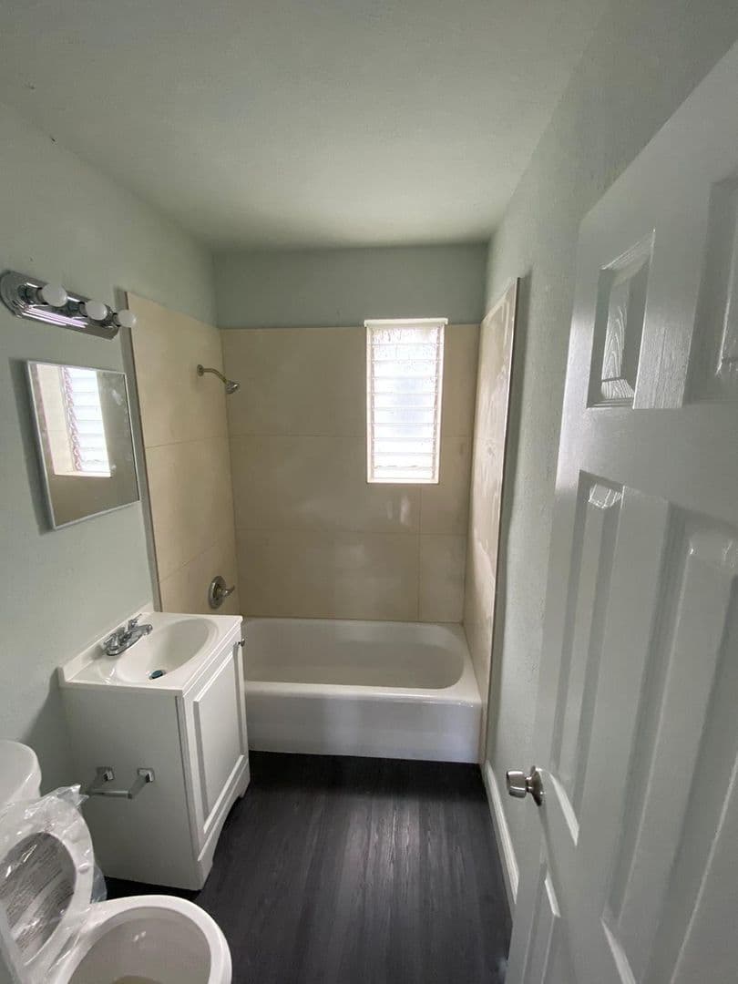 Opa-locka Apartment: 14255 NW 22nd Ave