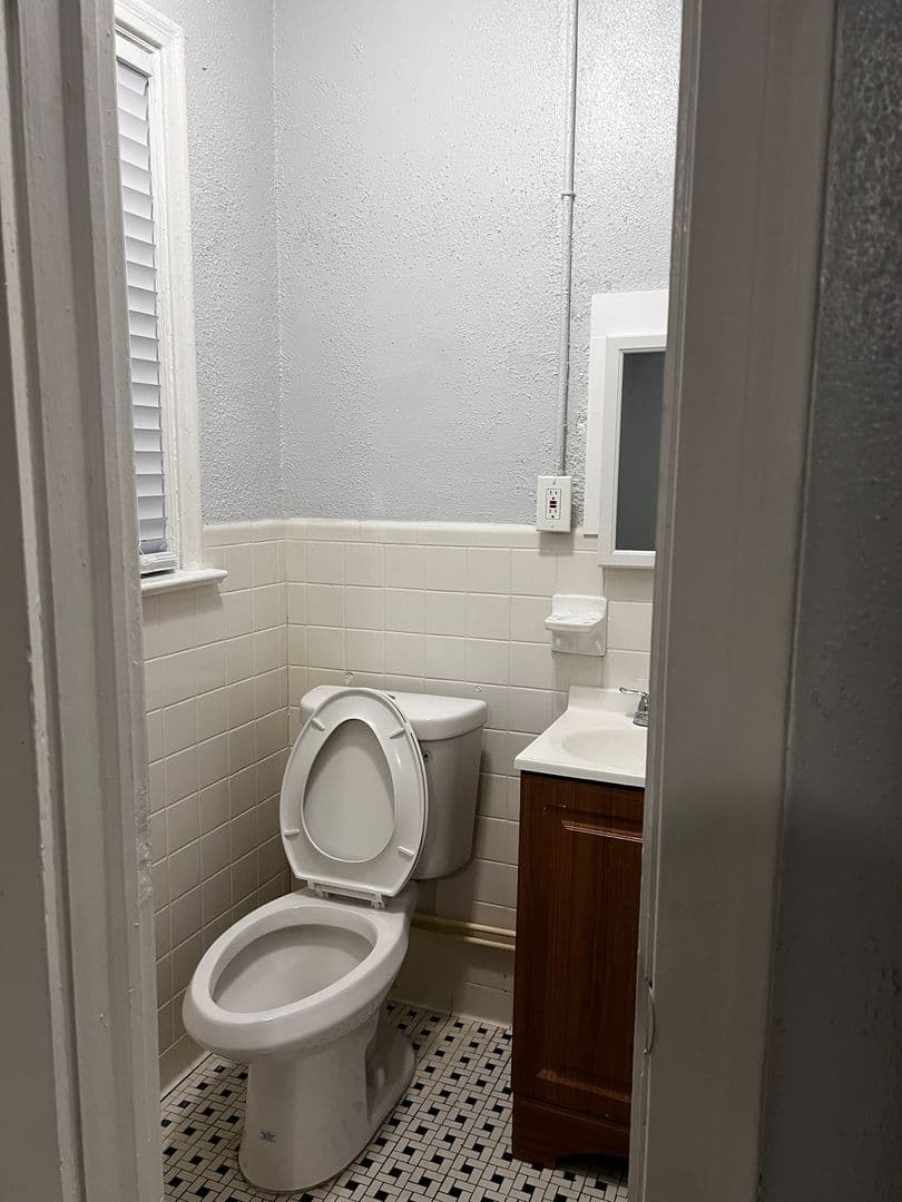 Jacksonville Apartment: 6701 N Main St