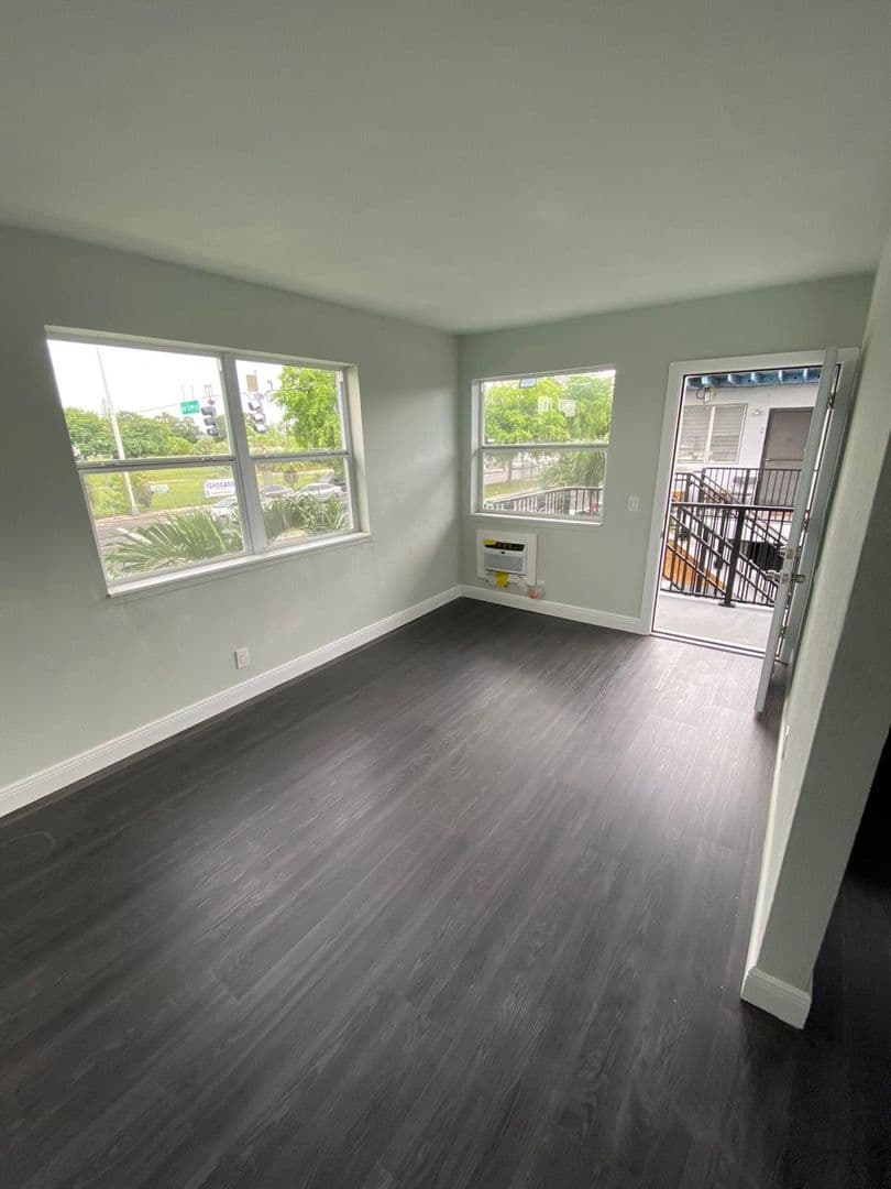 Opa-locka Apartment: 14255 NW 22nd Ave