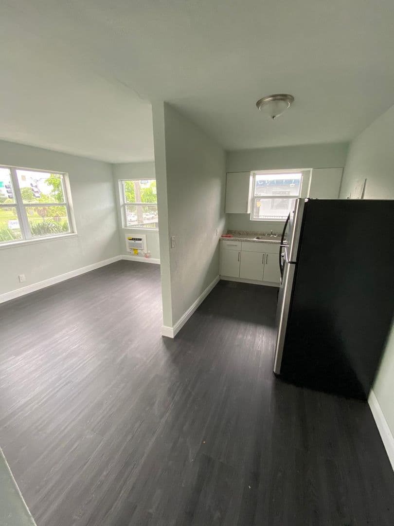 Opa-locka Apartment: 14255 NW 22nd Ave