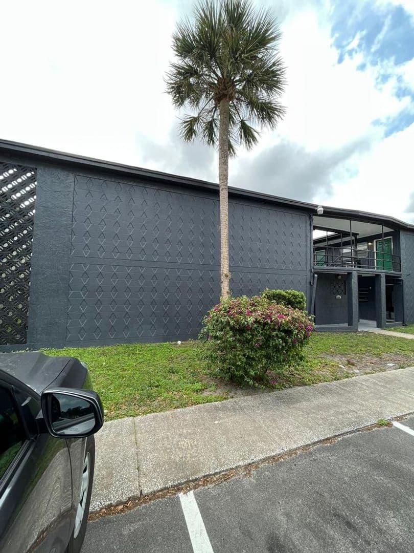 Jacksonville Apartment: 5824 Justina Ct & 3273 Justina Rd-4