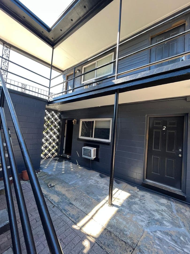 Jacksonville Apartment: 5824 Justina Ct & 3273 Justina Rd-4