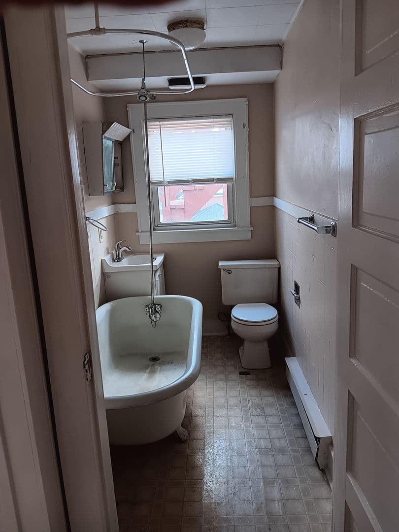 Cumberland Apartment: 816 Sylvan Ave