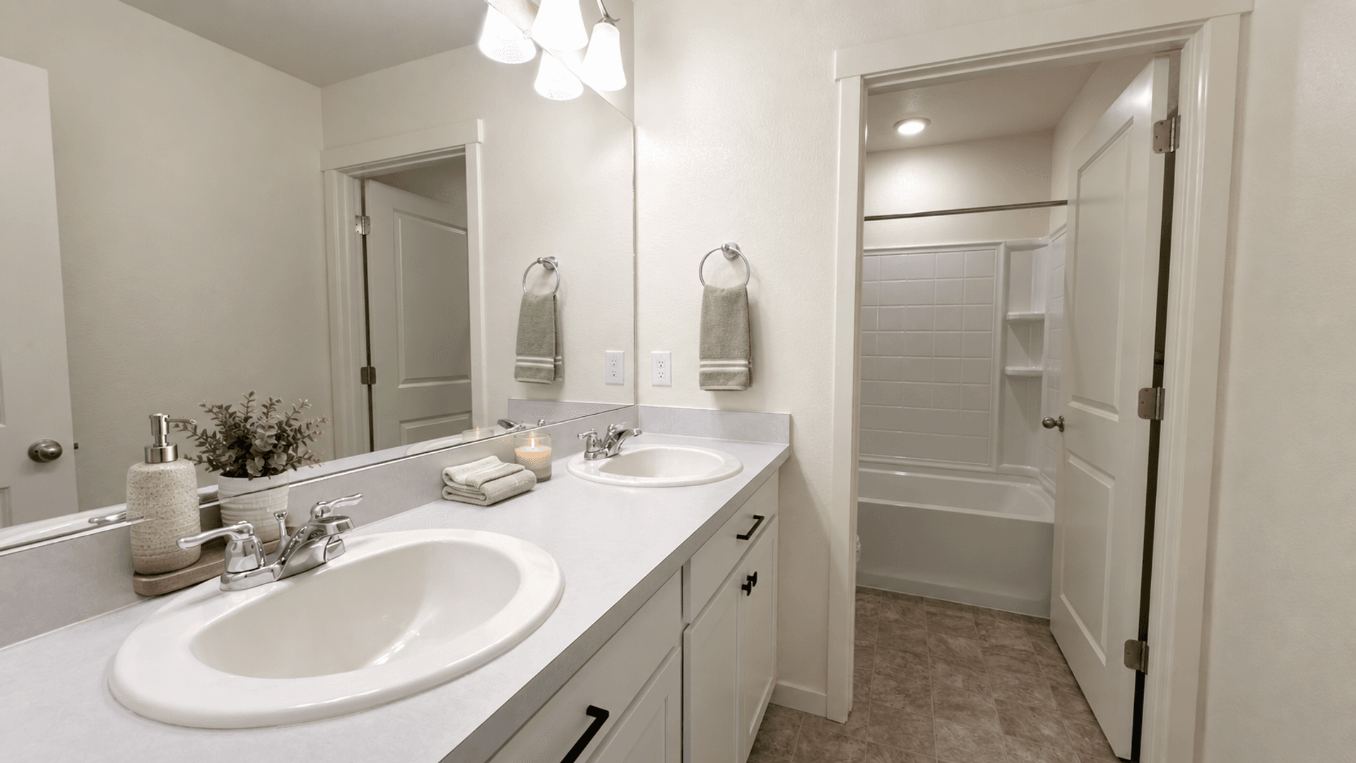 Wellington House: 6512 Coralbell St