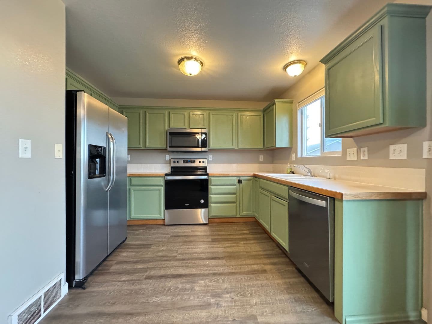 Greeley Townhome: 2833 W E St