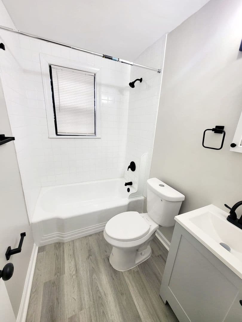 Camden Apartment: 3255 Crescent Drive