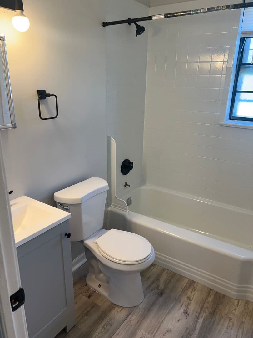 Camden Apartment: 3255 Crescent Drive