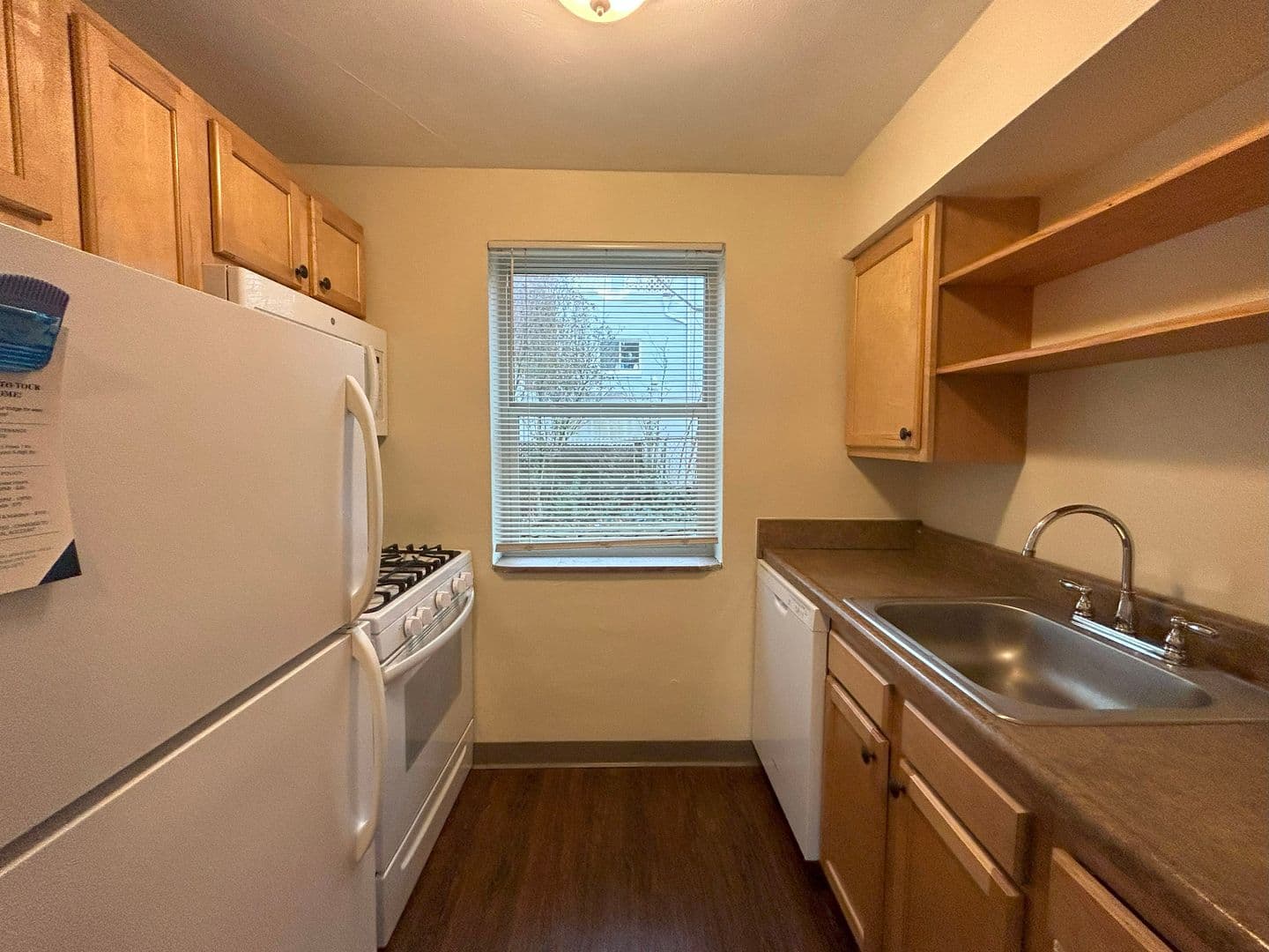 Edgewood Apartment: 101 Lloyd Avenue