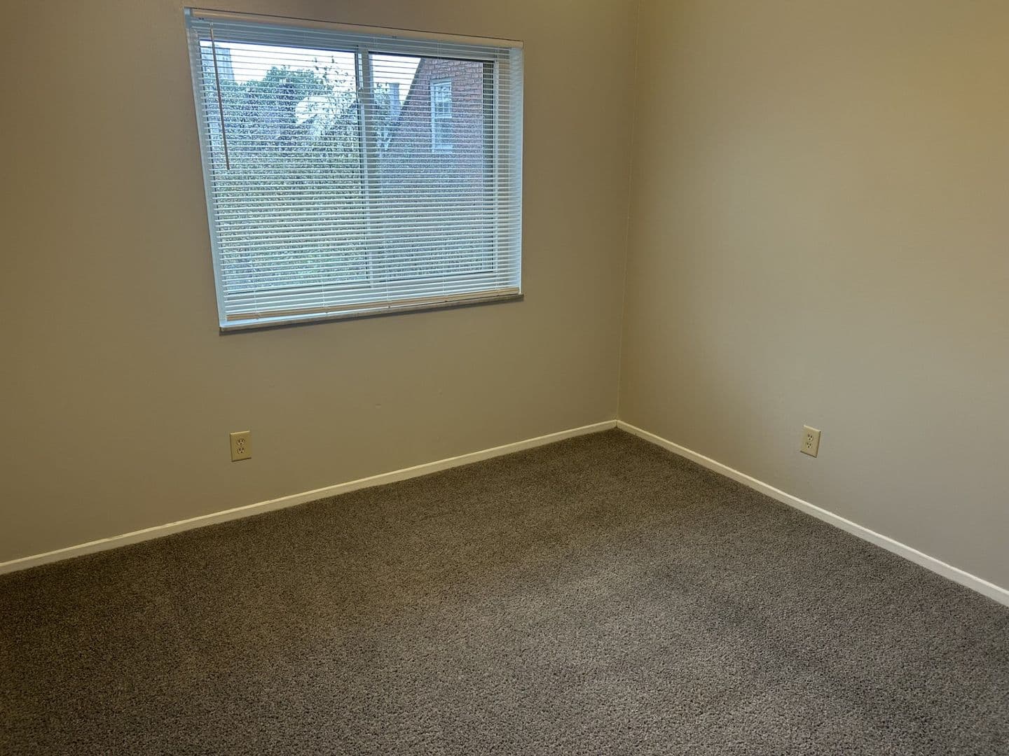 Pittsburgh Apartment: 6215 Fifth Ave.