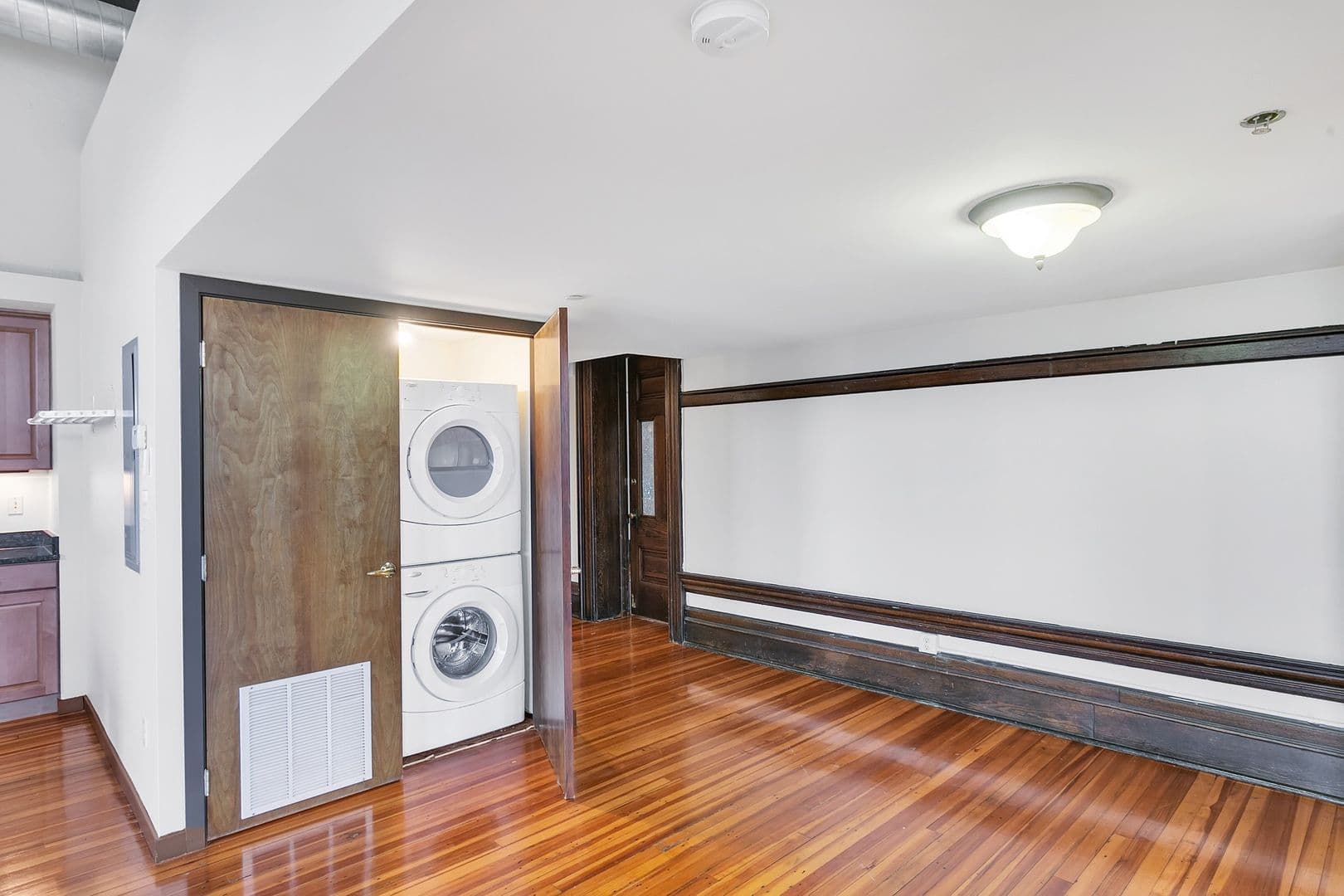Pittsburgh Apartment: 216 Jefferson Avenue