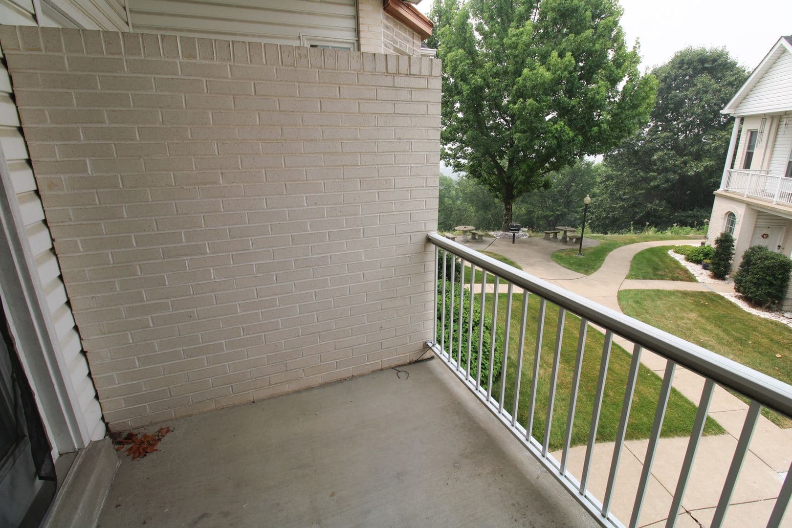 Mars Apartment: 1000 Adams Pointe Blvd.