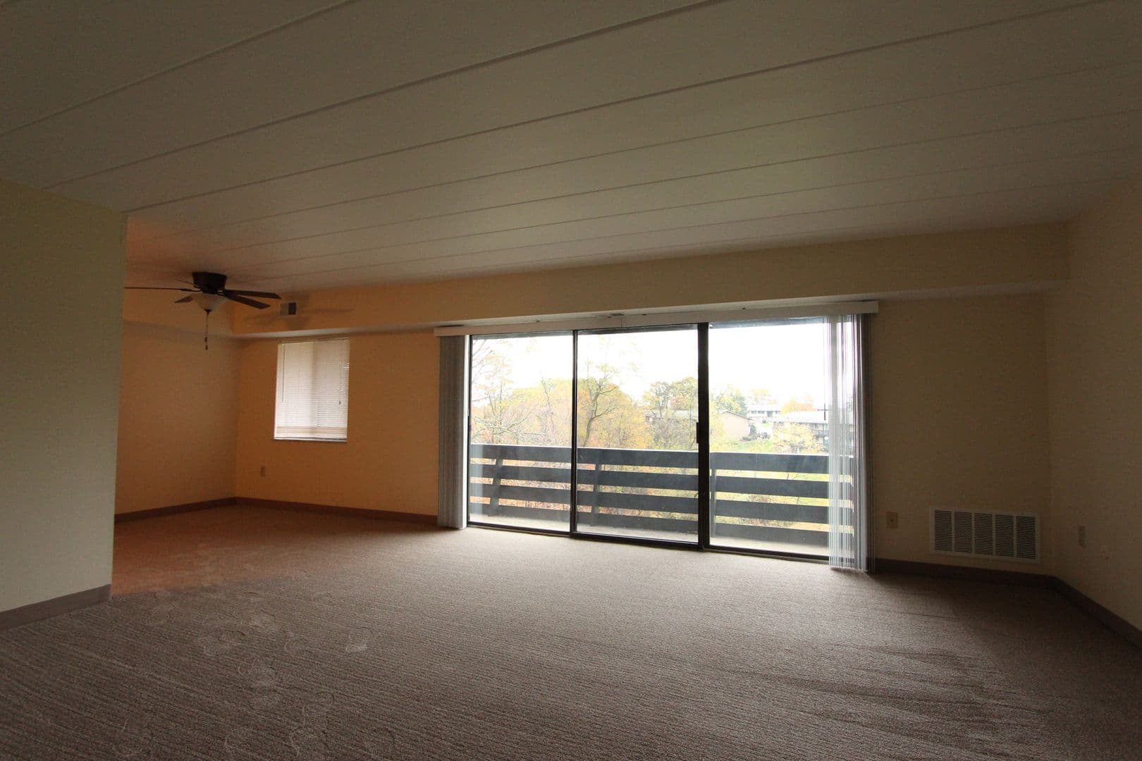 Moon Township Apartment: 1000 Kris Drive
