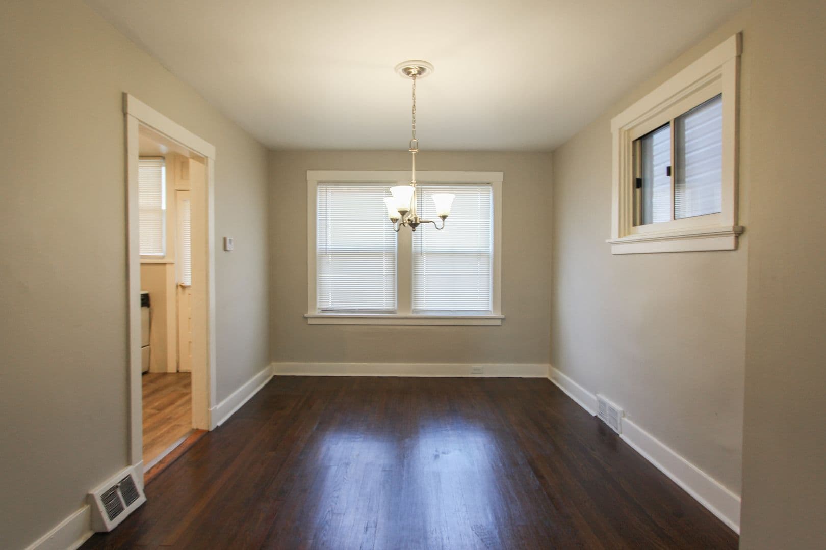 Pittsburgh Apartment: 323 Main Street