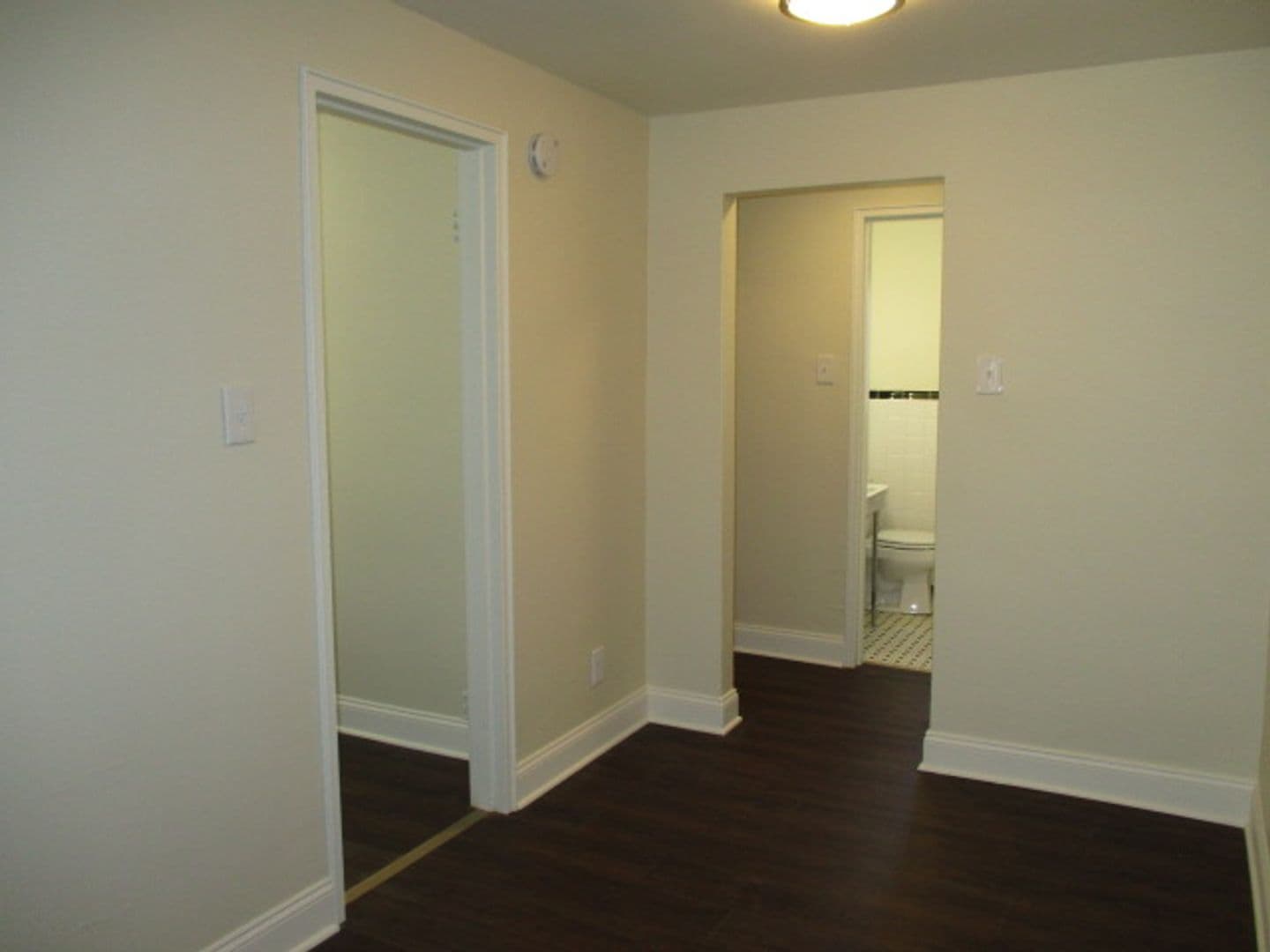 Bellevue Apartment: 219 Lincoln Avenue