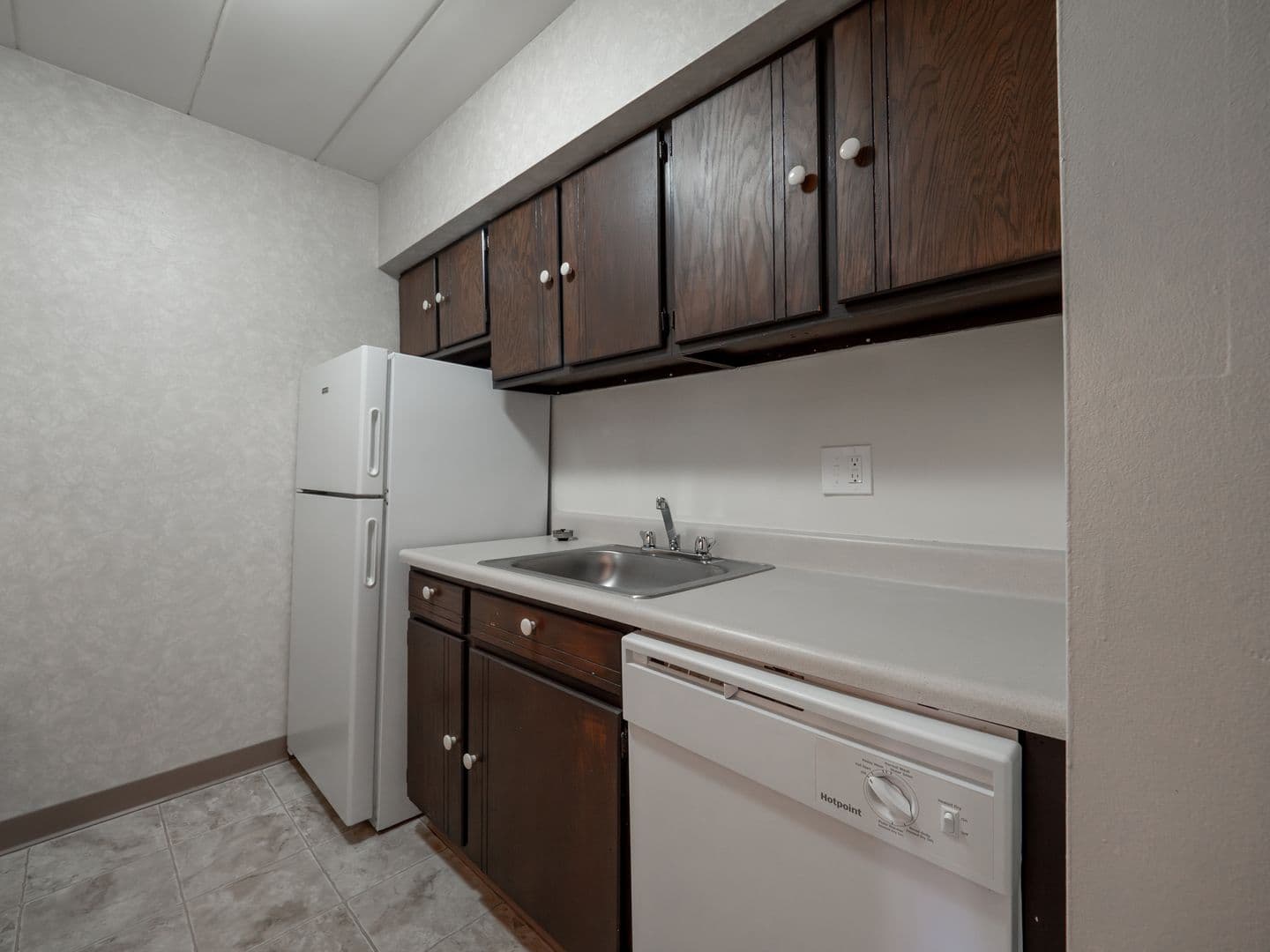Moon Township Apartment: 700 Lee Drive