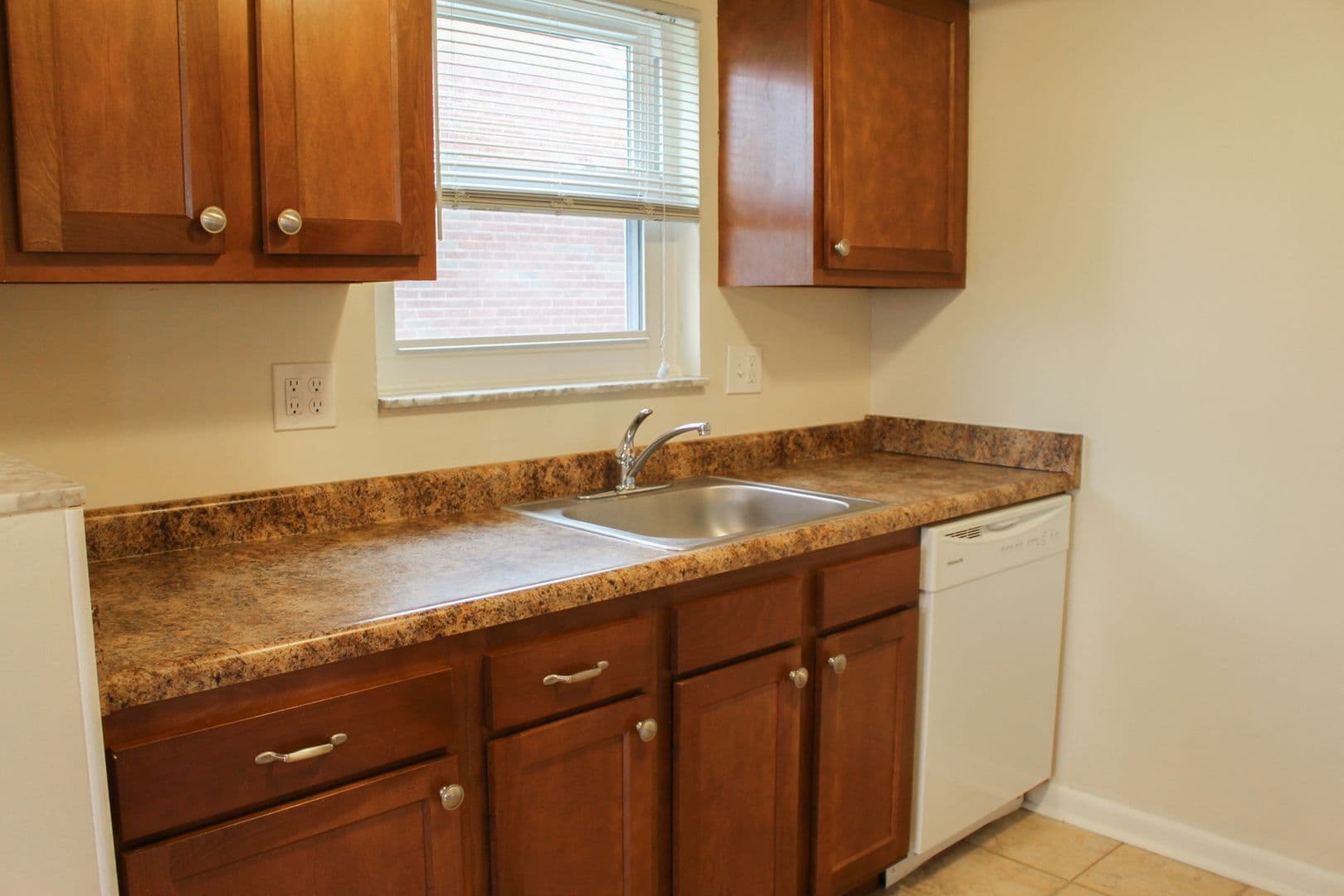 Swissvale Apartment: 2524 Columbia Avenue