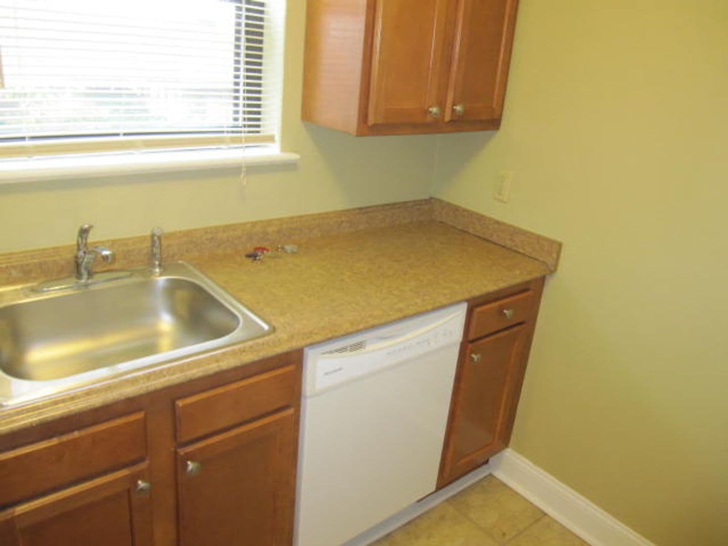 Mt. Lebanon Apartment: 125 Baywood Avenue