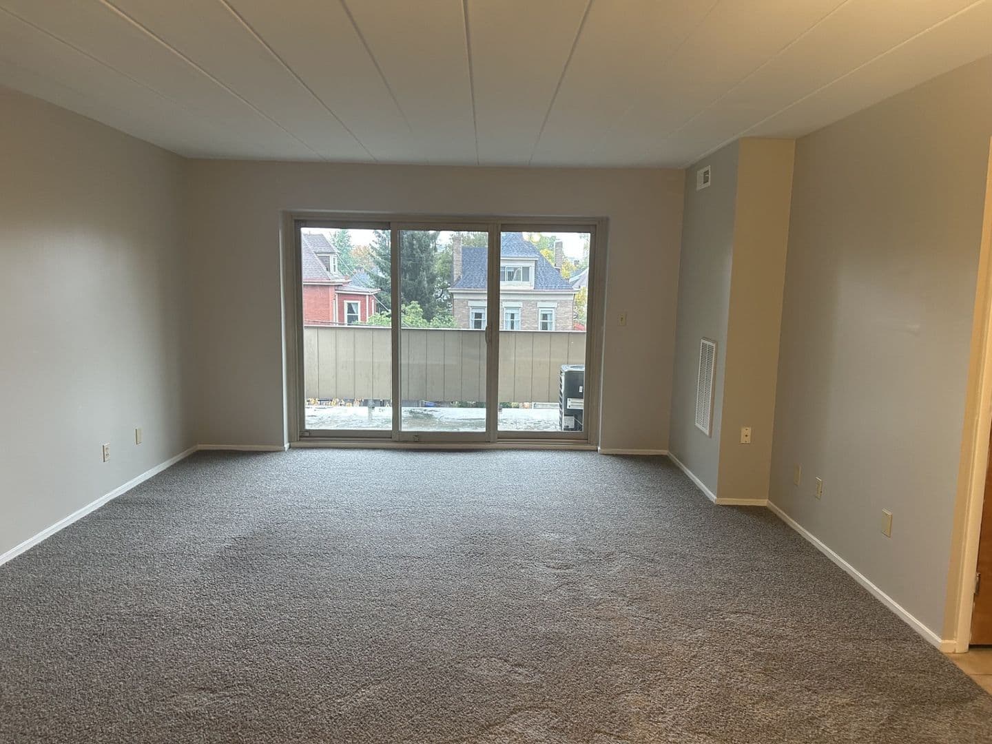 Pittsburgh Apartment: 6215 Fifth Ave.