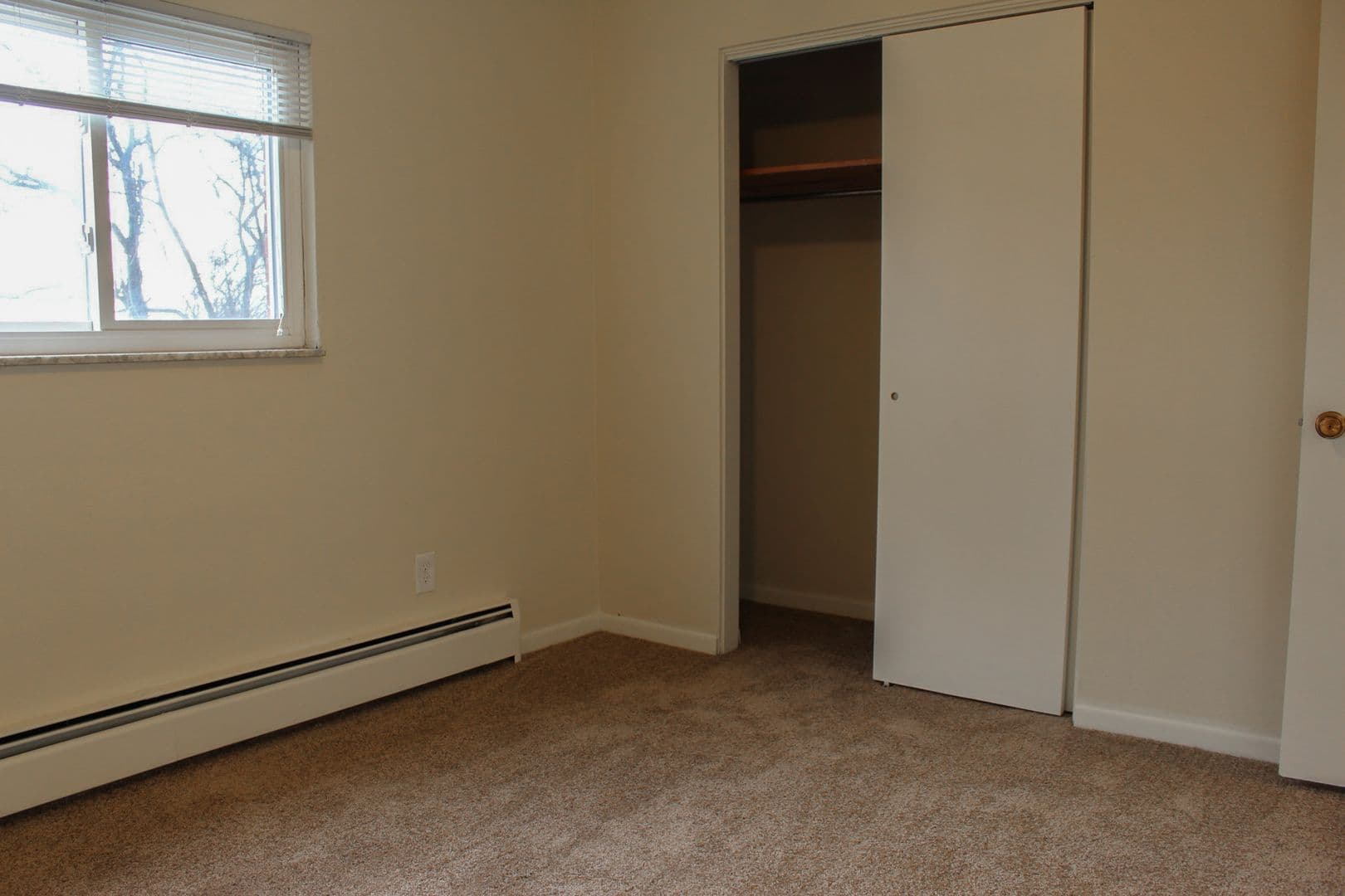 Swissvale Apartment: 2524 Columbia Avenue