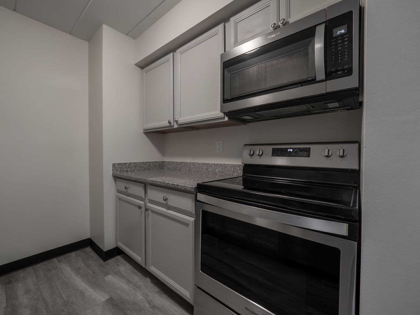 Moon Township Apartment: 700 Lee Drive