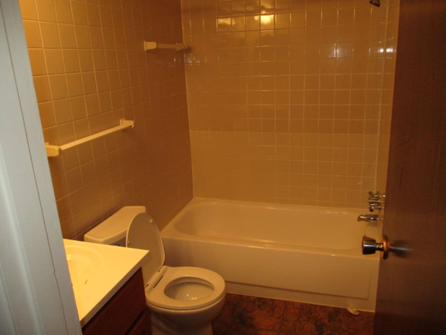 Moon Township Apartment: 500 Lee Drive