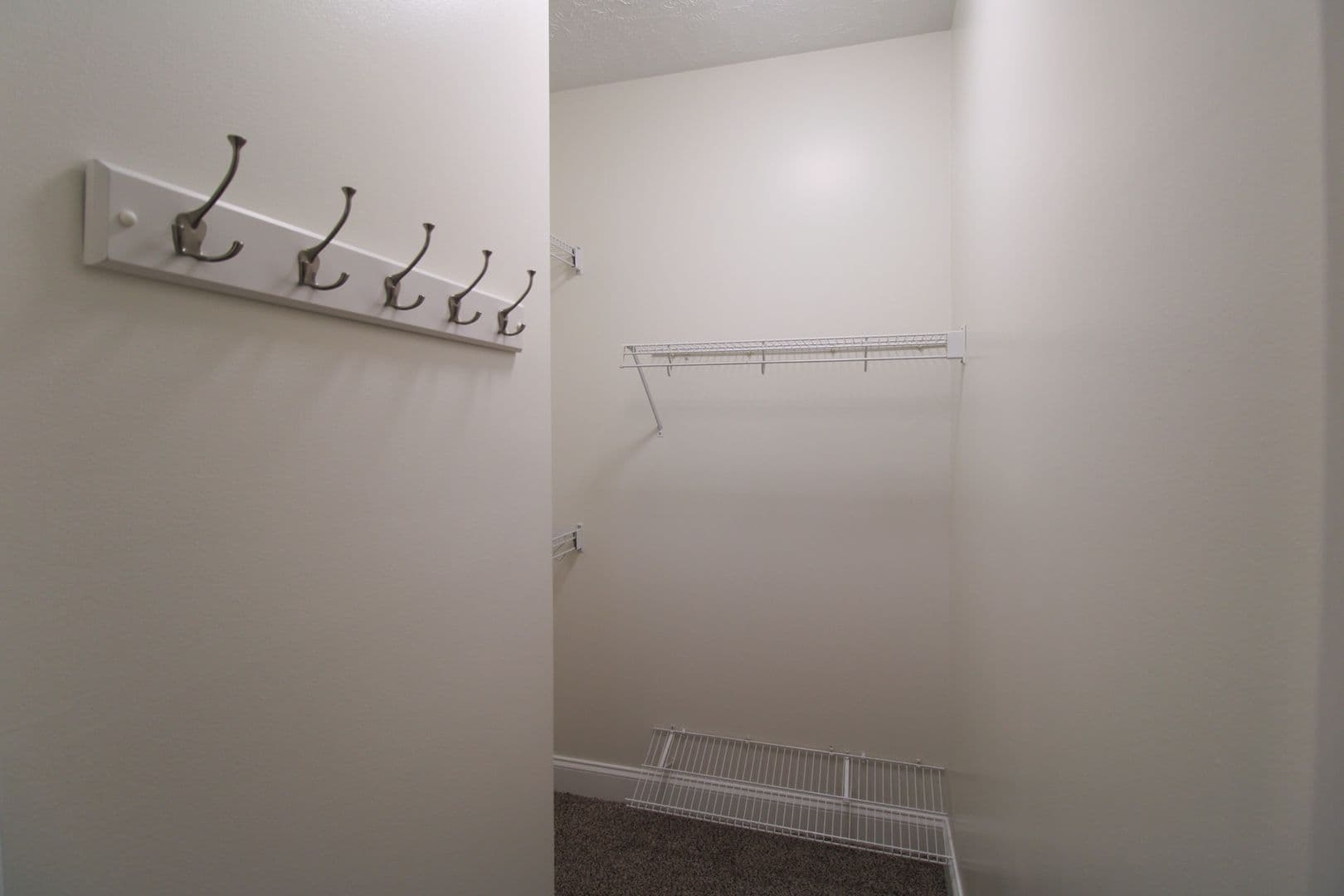 Mars Apartment: 1000 Adams Pointe Blvd.