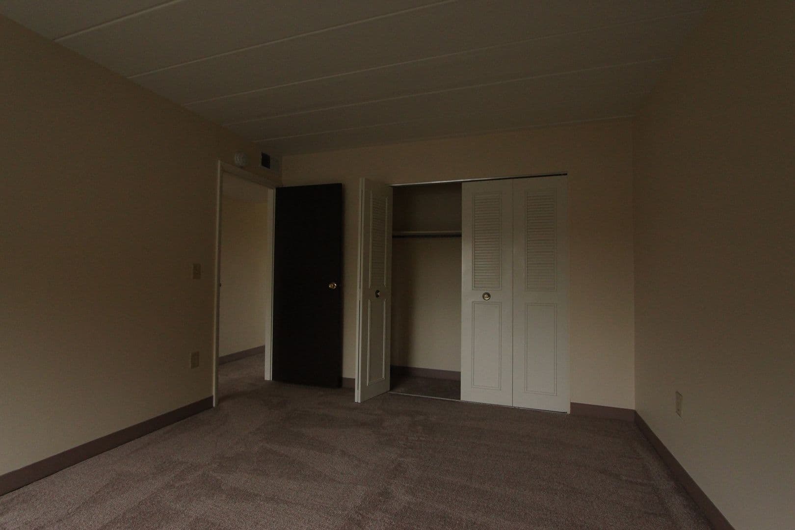 Moon Township Apartment: 1000 Kris Drive
