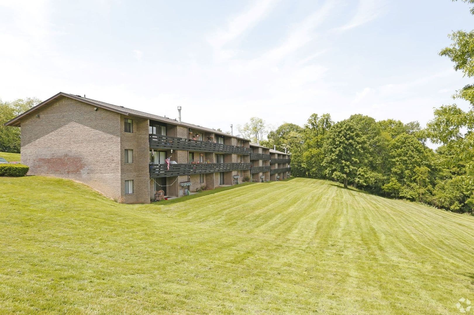 Moon Township Apartment: 500 Lee Drive