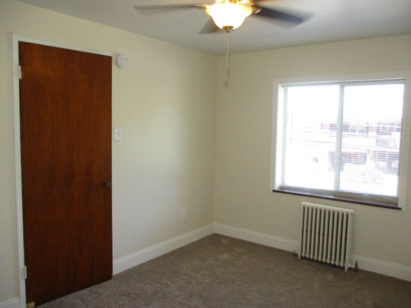 Bellevue Apartment: 219 Lincoln Avenue