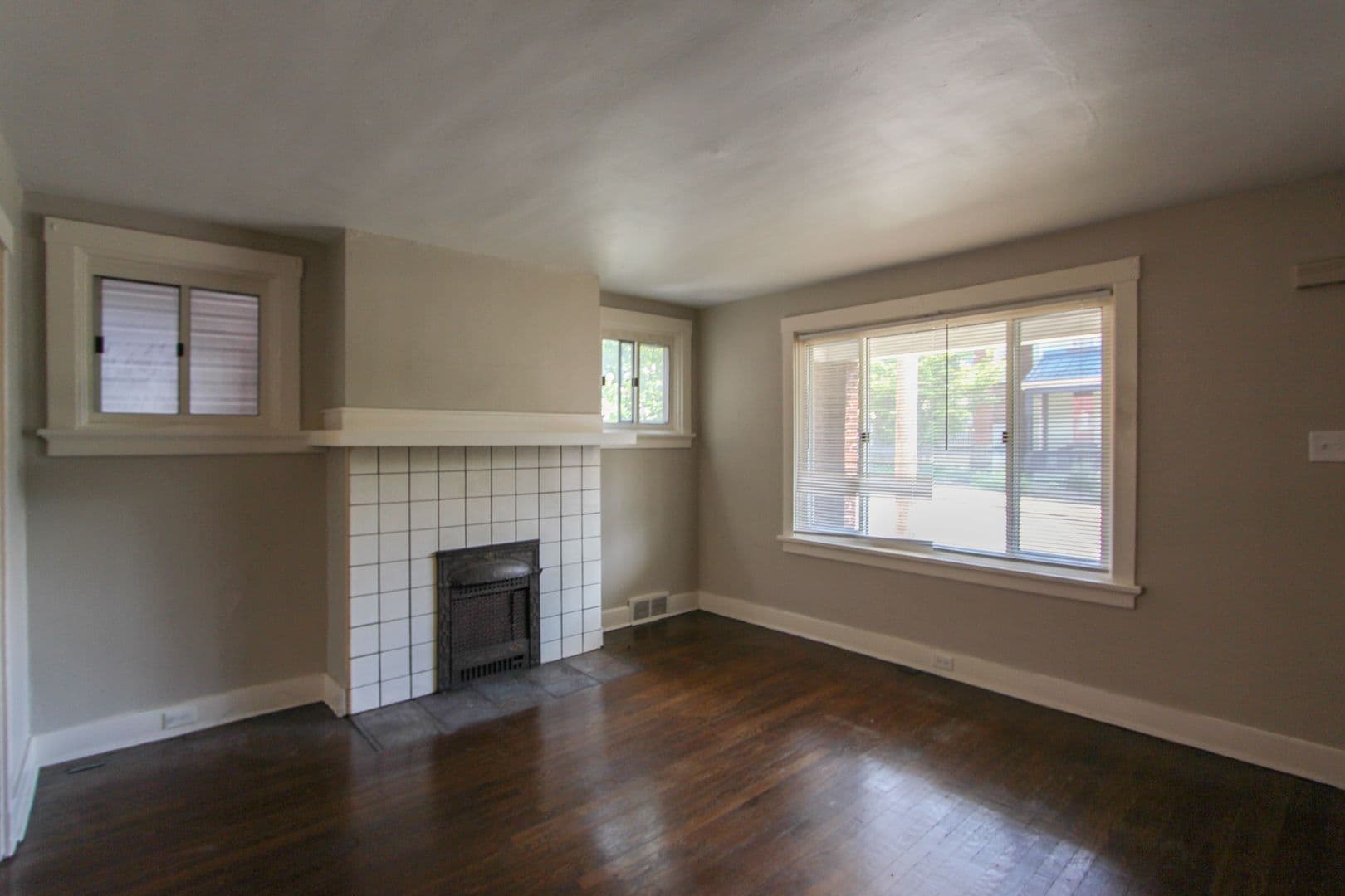 Pittsburgh Apartment: 323 Main Street