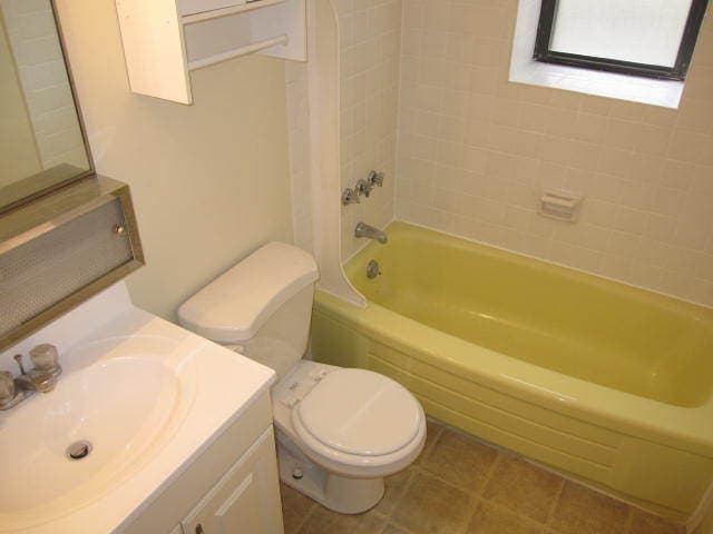 Avalon Apartment: 925 California Avenue
