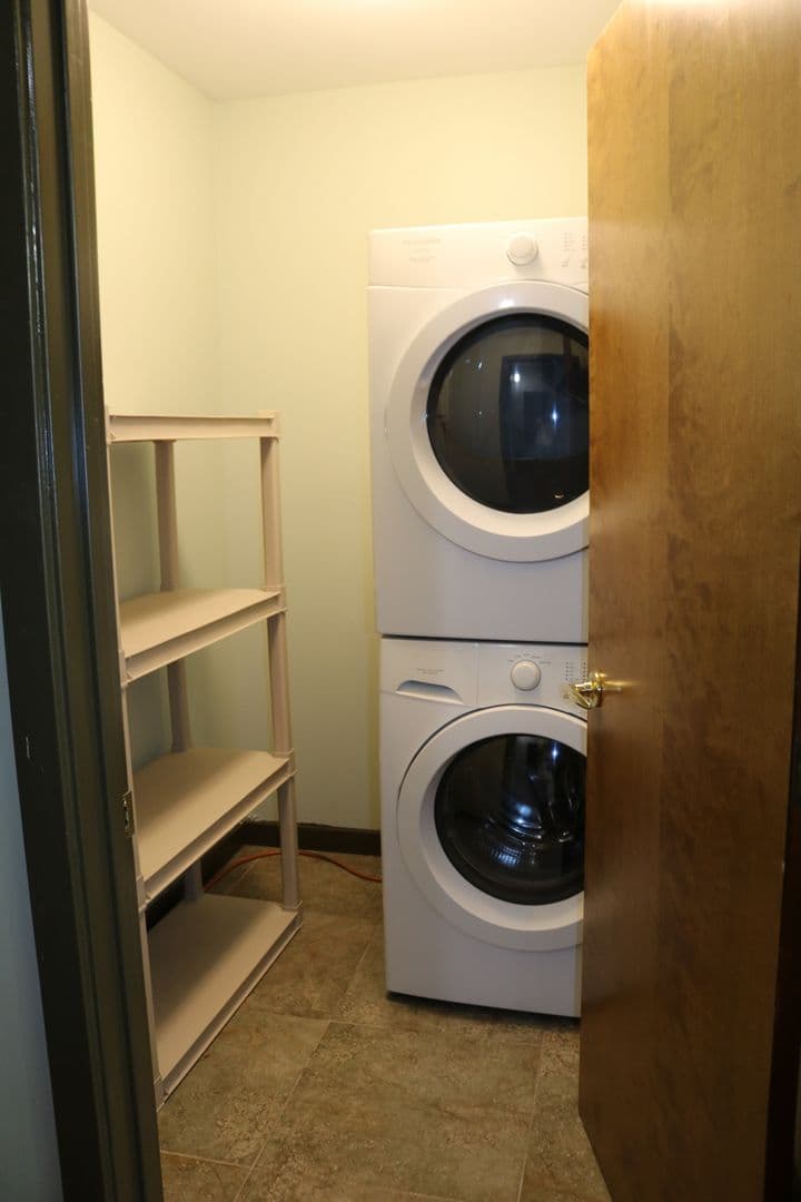 Pittsburgh Apartment: 216 Jefferson Avenue