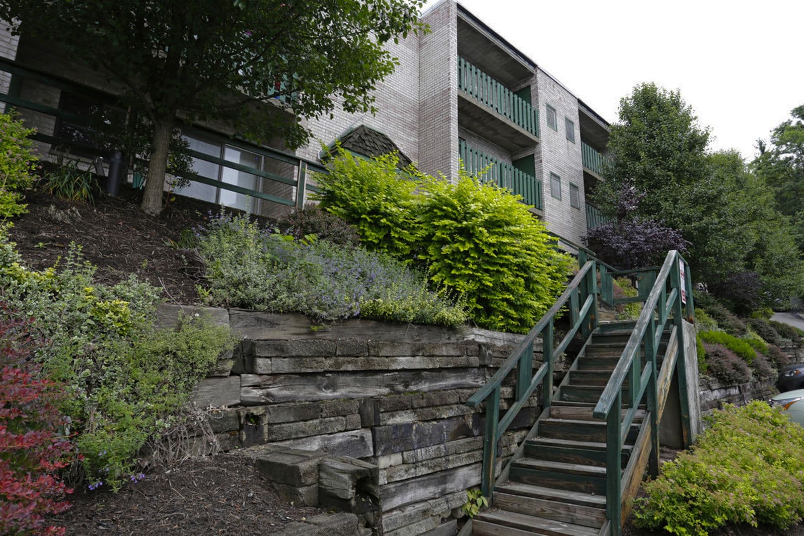 Swissvale Apartment: 2521 Milligan Way
