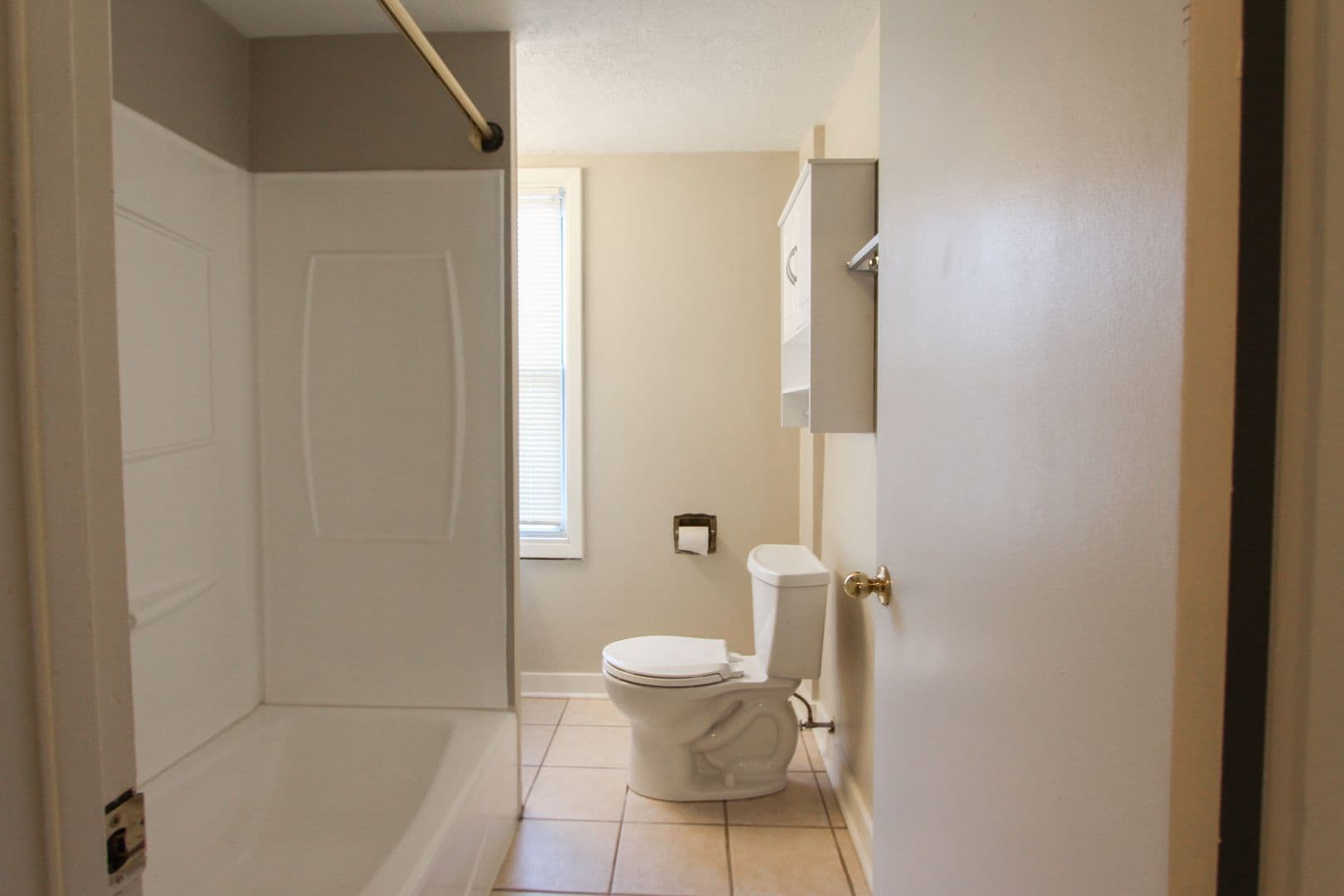 Pittsburgh Apartment: 323 Main Street