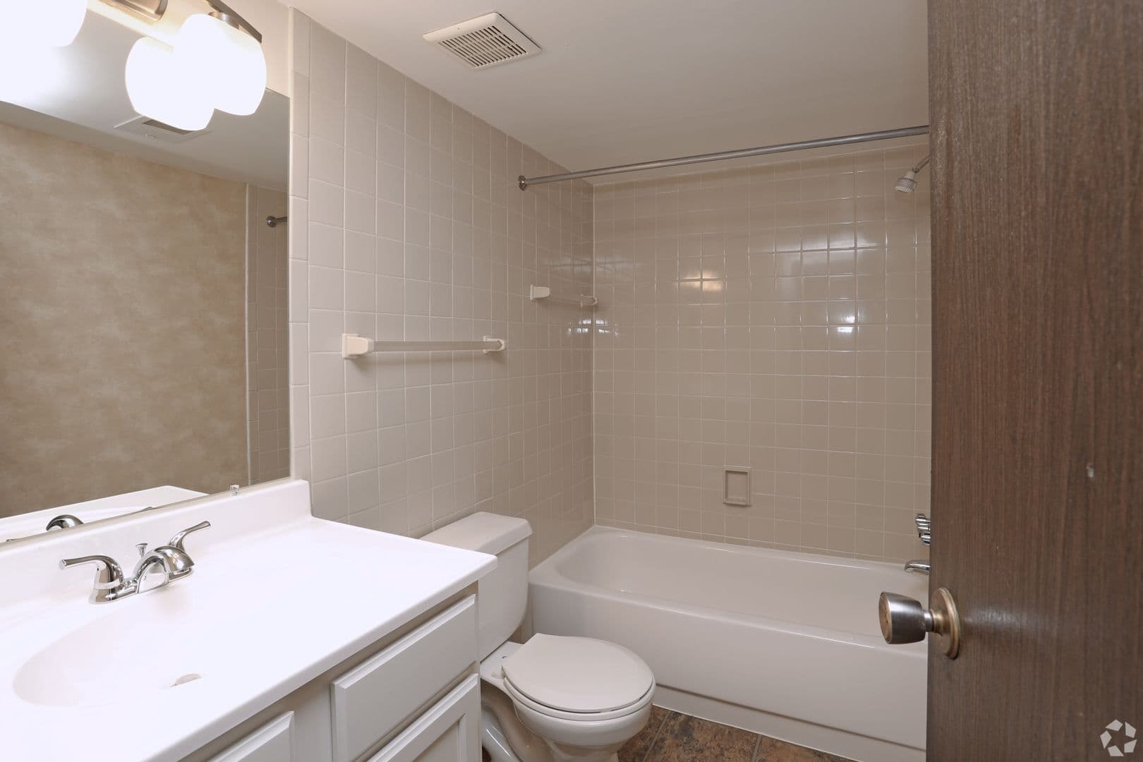 Moon Township Apartment: 700 Lee Drive