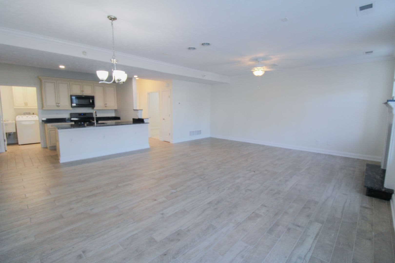 Mars Apartment: 1000 Adams Pointe Blvd.