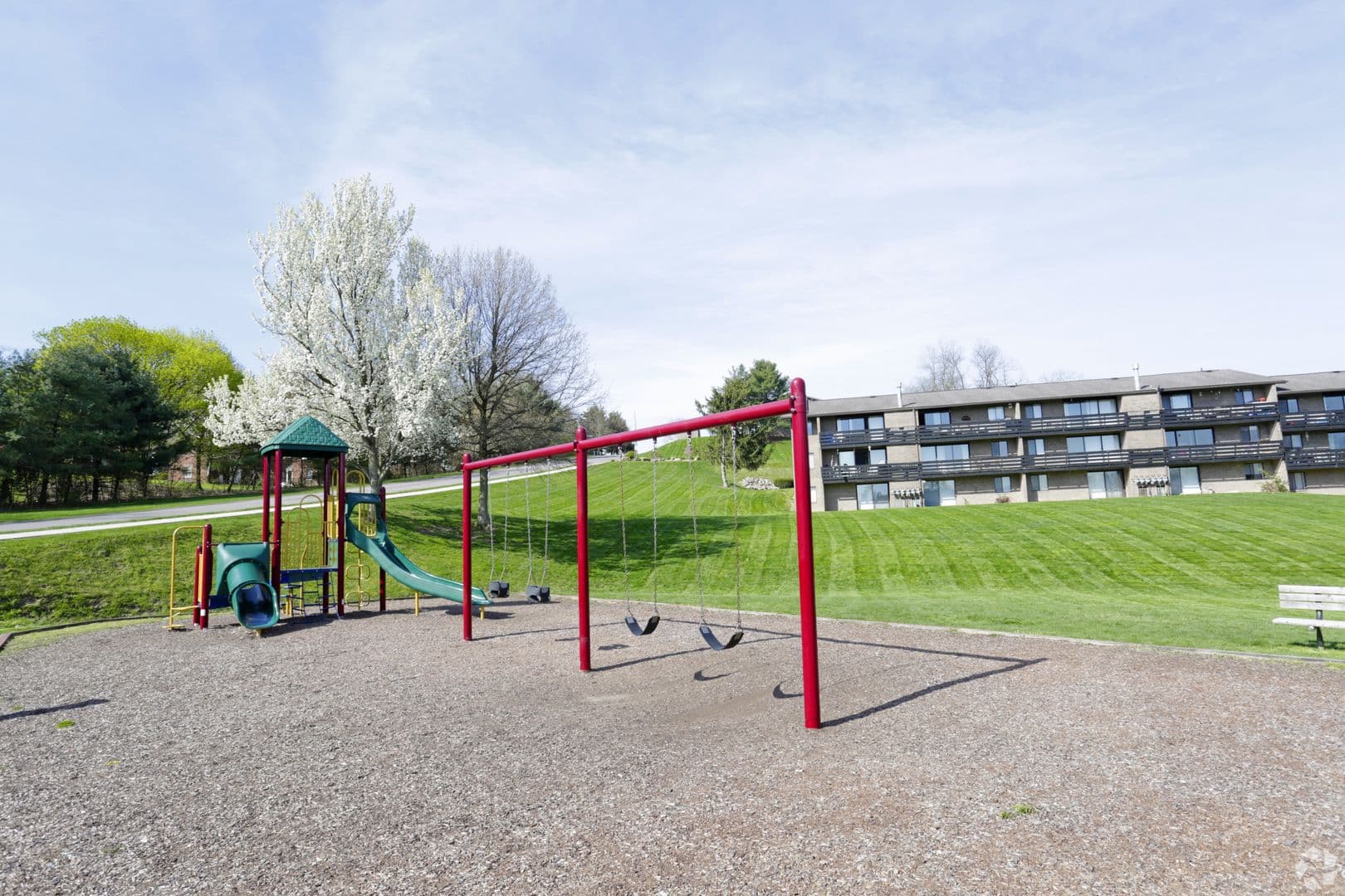 Moon Township Apartment: 500 Lee Drive