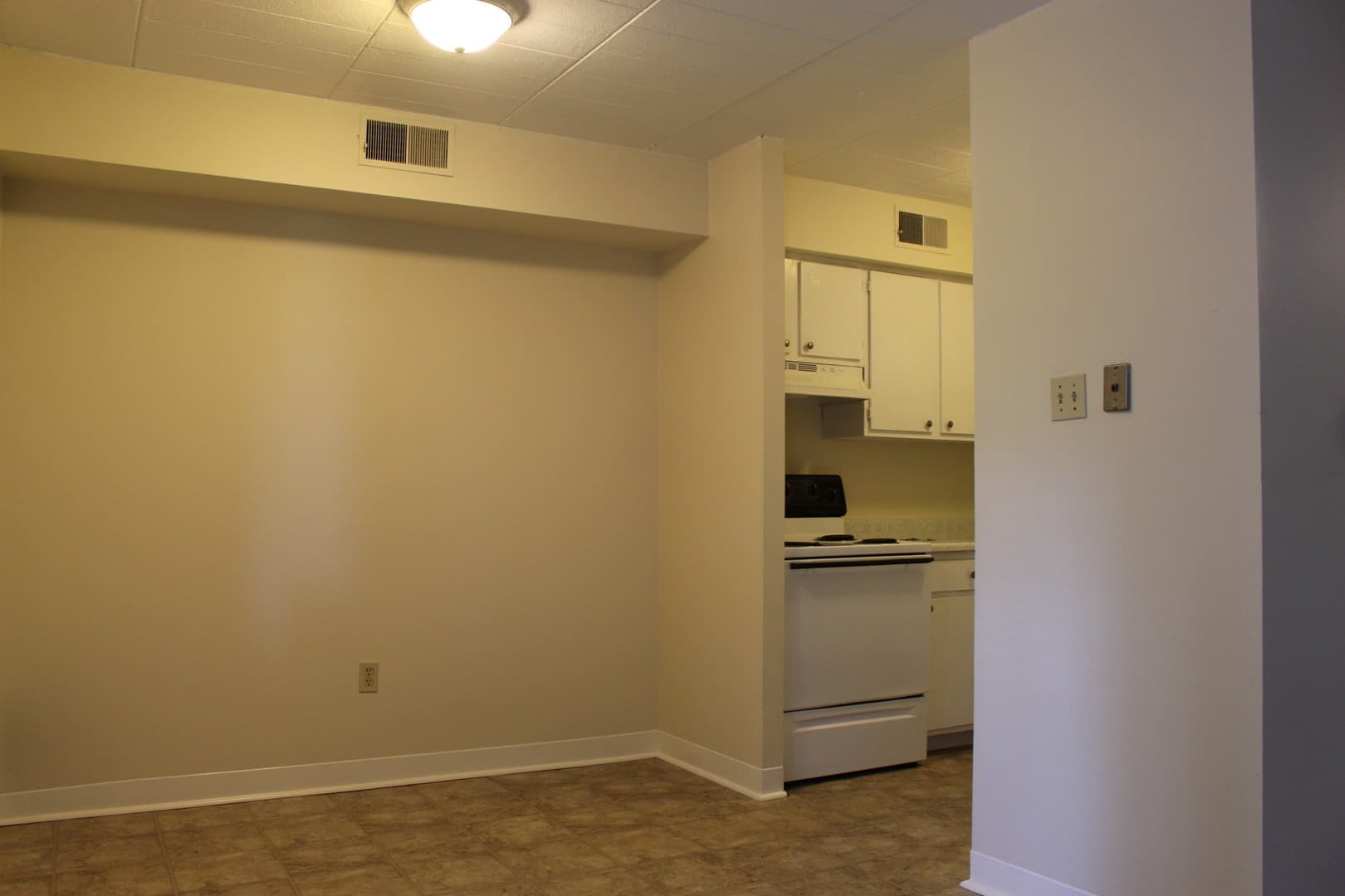 Swissvale Apartment: 2521 Milligan Way